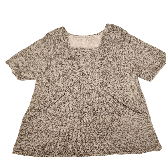 Hand Made Gray Deep V-neck Short Sleeve Sweater - Picture 5 of 10